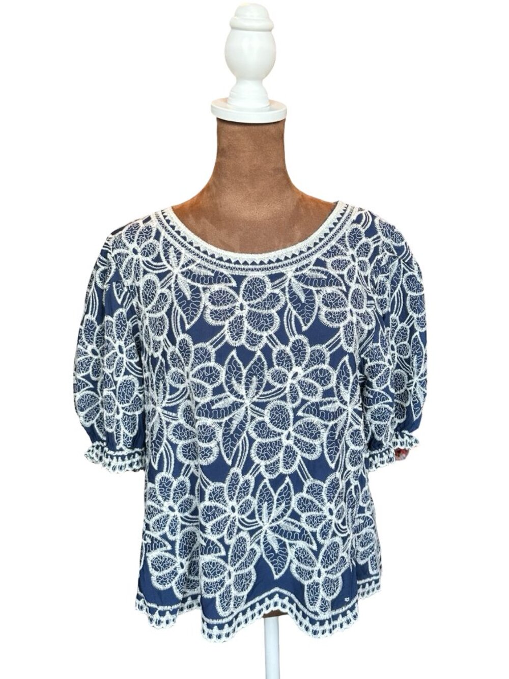 Solitaire Embroidered Eyelet Floral Blouse Navy Blue White Puff Sleeve Size M
